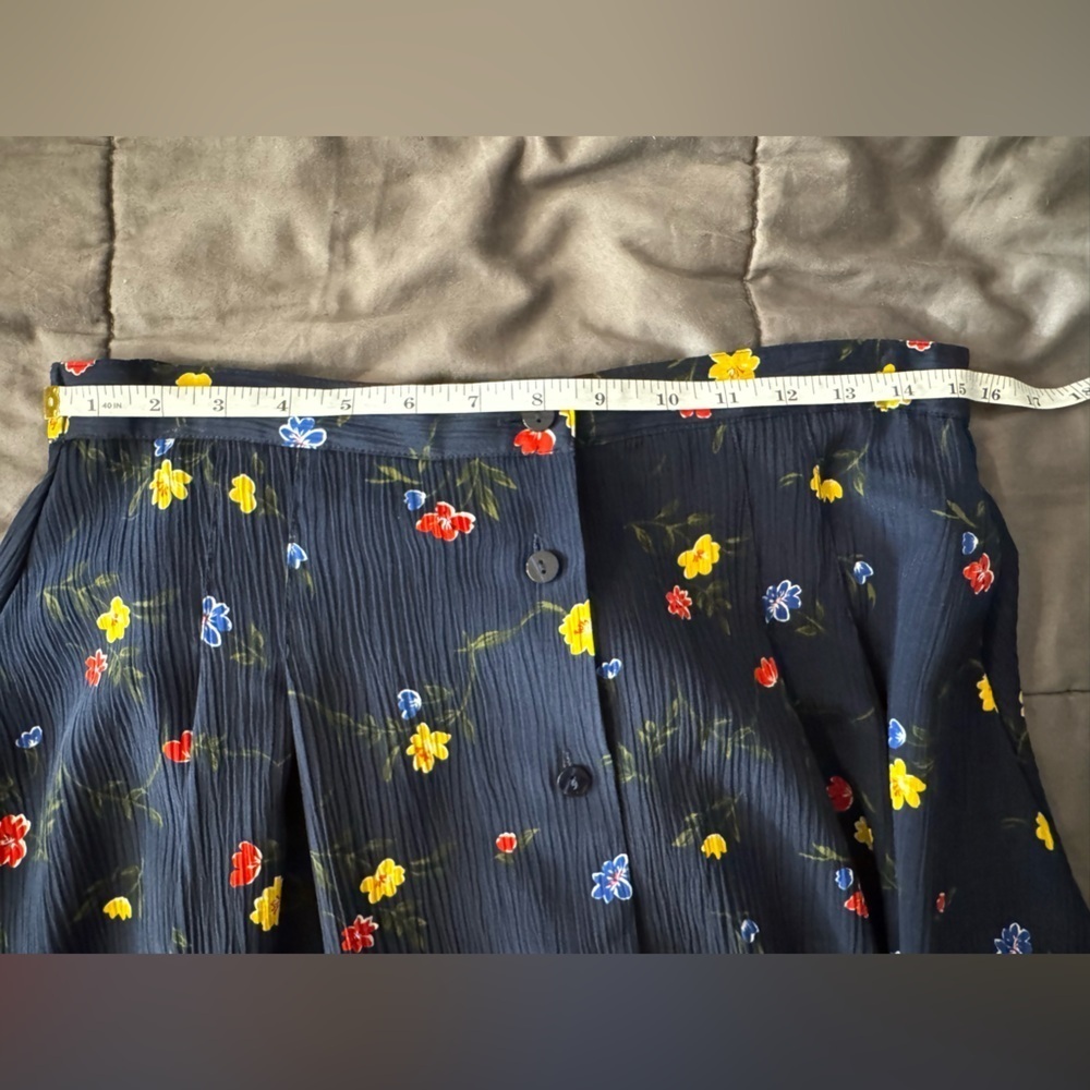 Vintage Women’s Floral Button-Down Midi Skirt Size 12 (31 inch waist). - Picture 4 of 4
